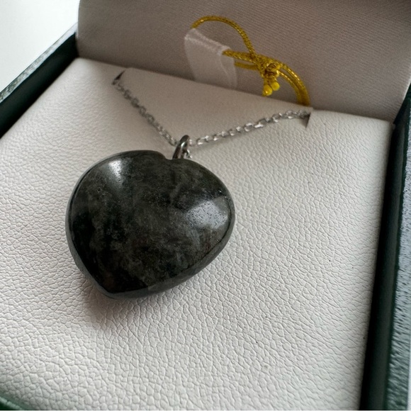 Connemara Marble Puffed Heart Silver Pendant - Picture 4 of 7